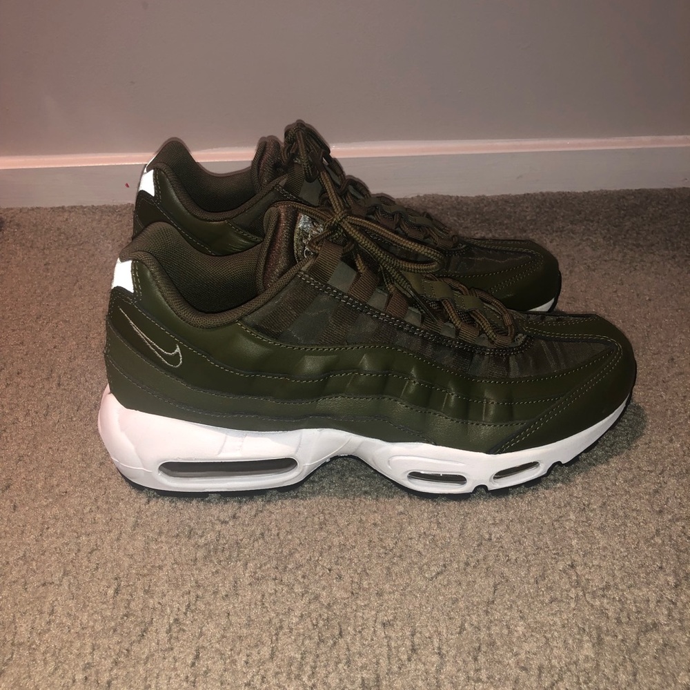 Nike Women’s Air Max 95 size 10